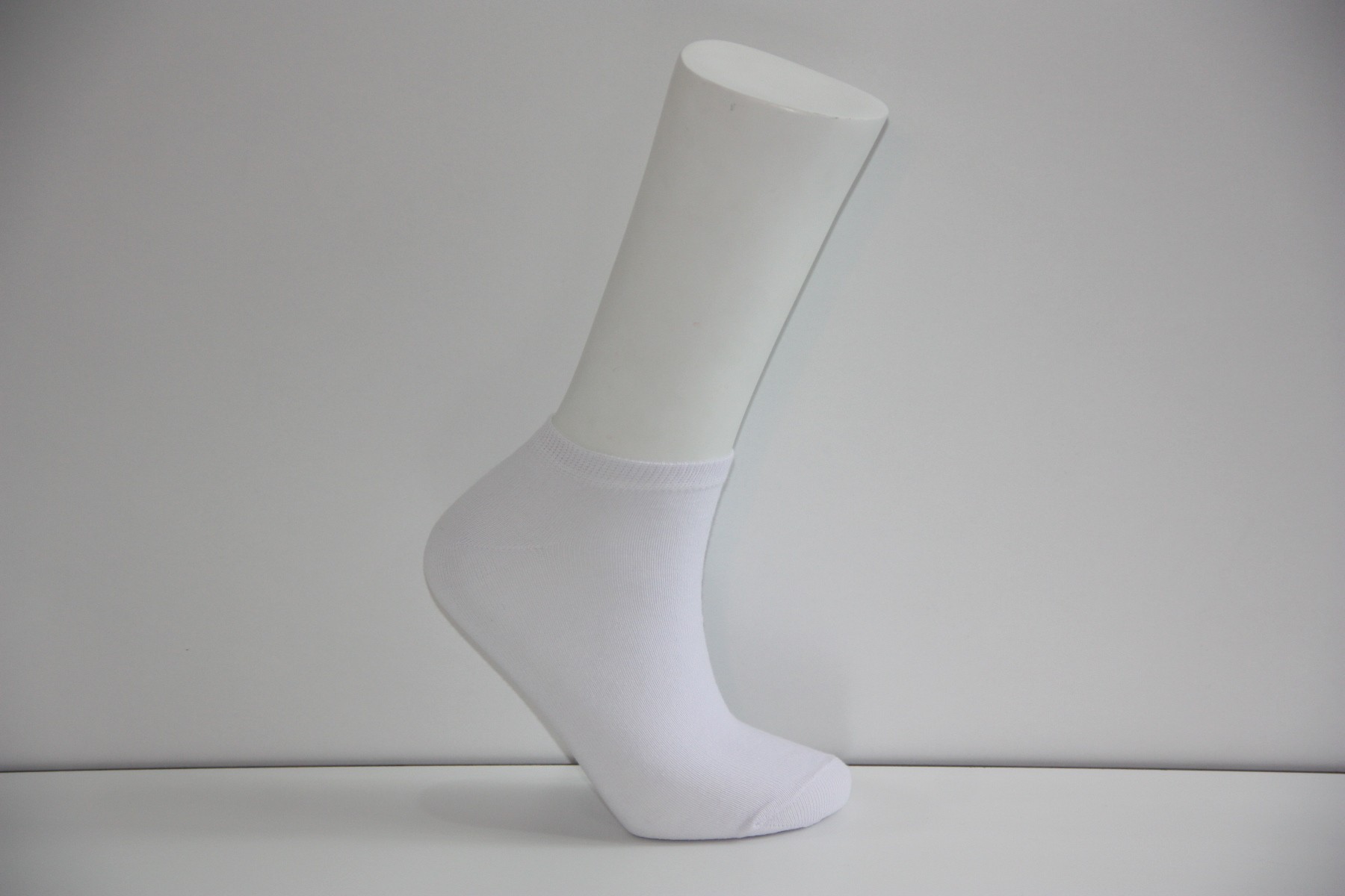 5 PIECE Men’s White Booties Socks