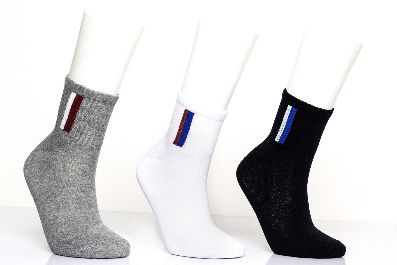 Two Color Lines On Leg Mens Quarter Socks