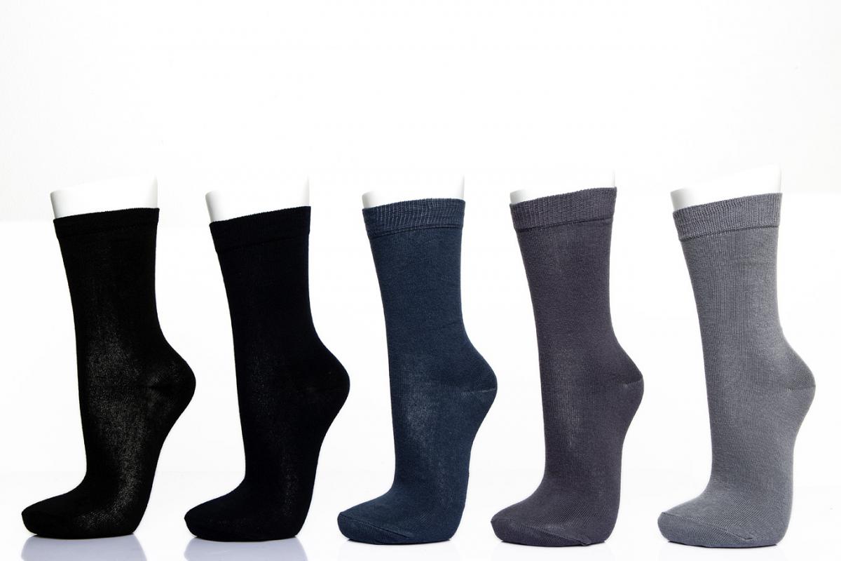 Düz Renk Koyu Seri Kadın Soket Çorap 